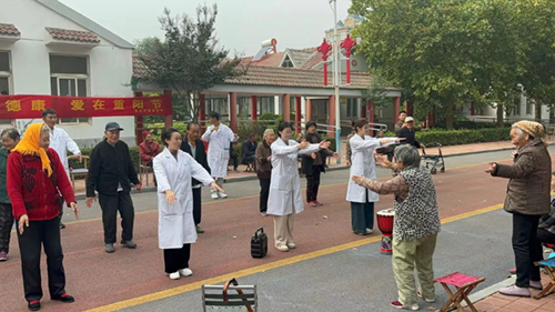 情暖伊德康 爱在重阳节